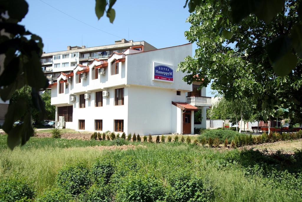Interrum Hotel Razgrad Exterior photo