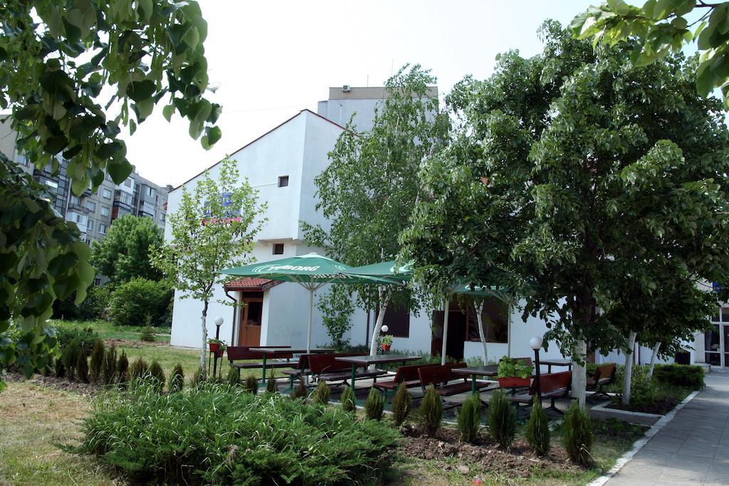 Interrum Hotel Razgrad Exterior photo
