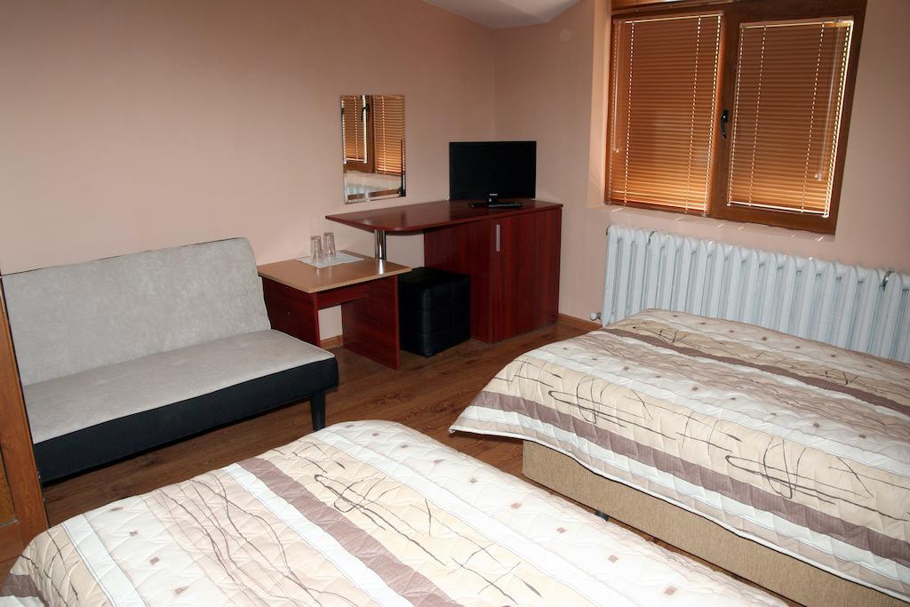 Interrum Hotel Razgrad Exterior photo