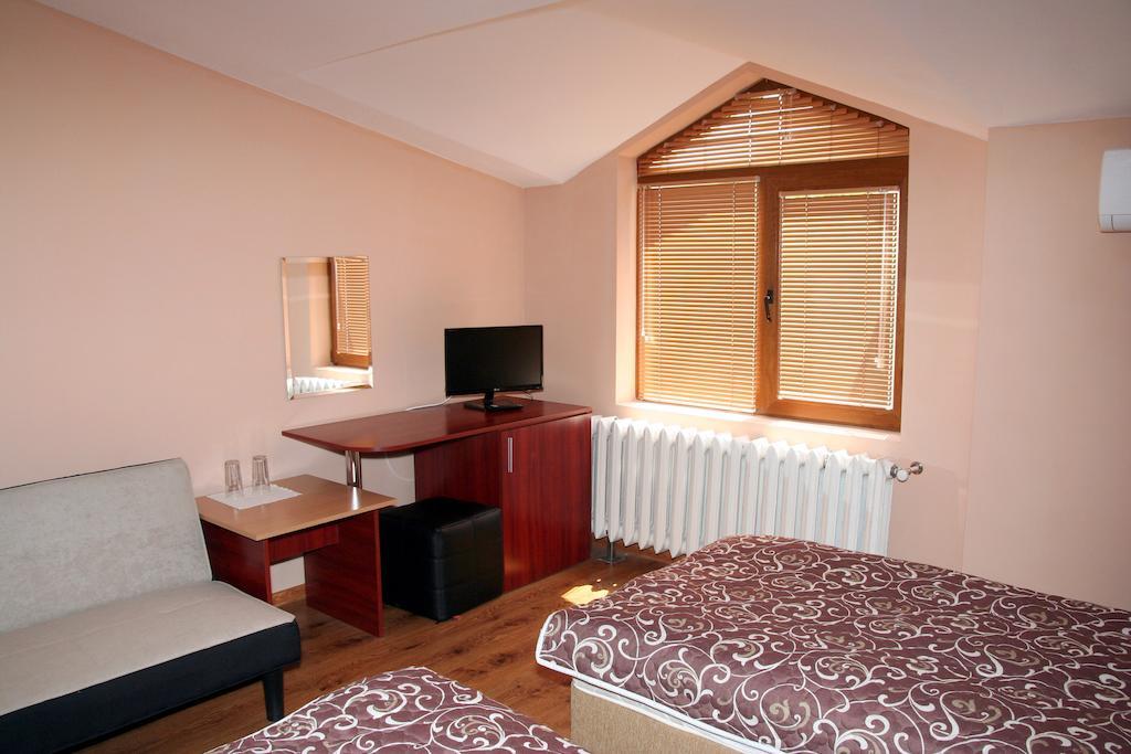 Interrum Hotel Razgrad Room photo