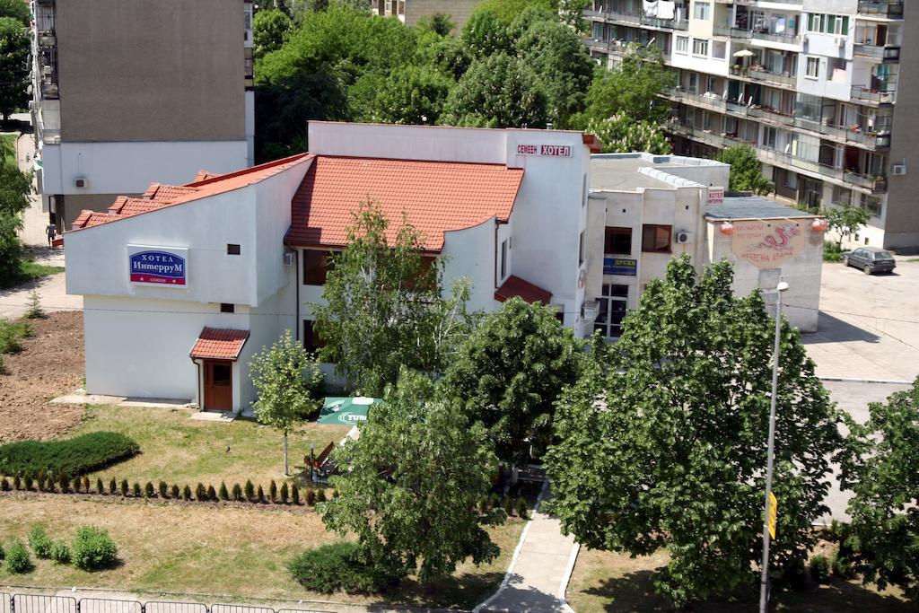 Interrum Hotel Razgrad Exterior photo